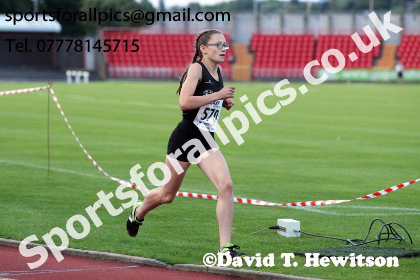 Boys and Girls under-15s 3000 metres, 2019 North East Grand Prix, Gateshead Stadium. Photo: David T. Hewitson/Sports for All Pics